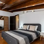 La Luna Villa
