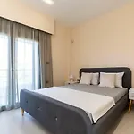 La Luna Villa *