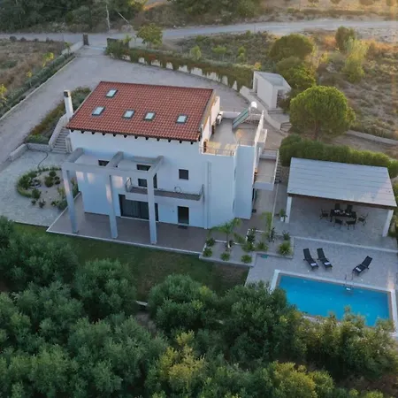 La Luna Villa Tsairi