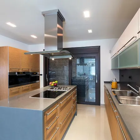 La Luna Villa Tsairi