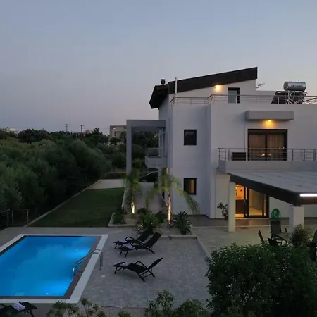 La Luna Villa Tsairi