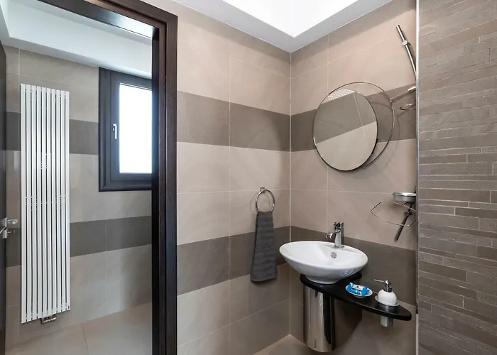 La Luna Villa Tsairi