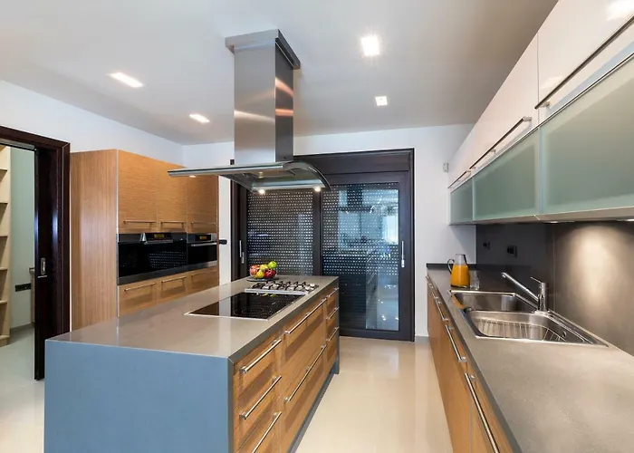 La Luna Villa Tsairi