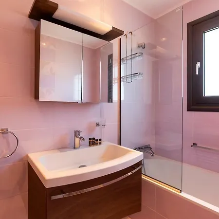 ヴィラ La Luna Tsairi