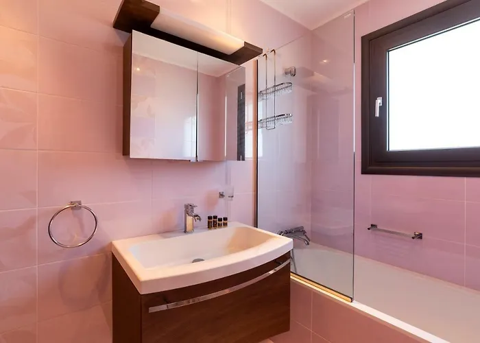 ヴィラ La Luna Tsairi